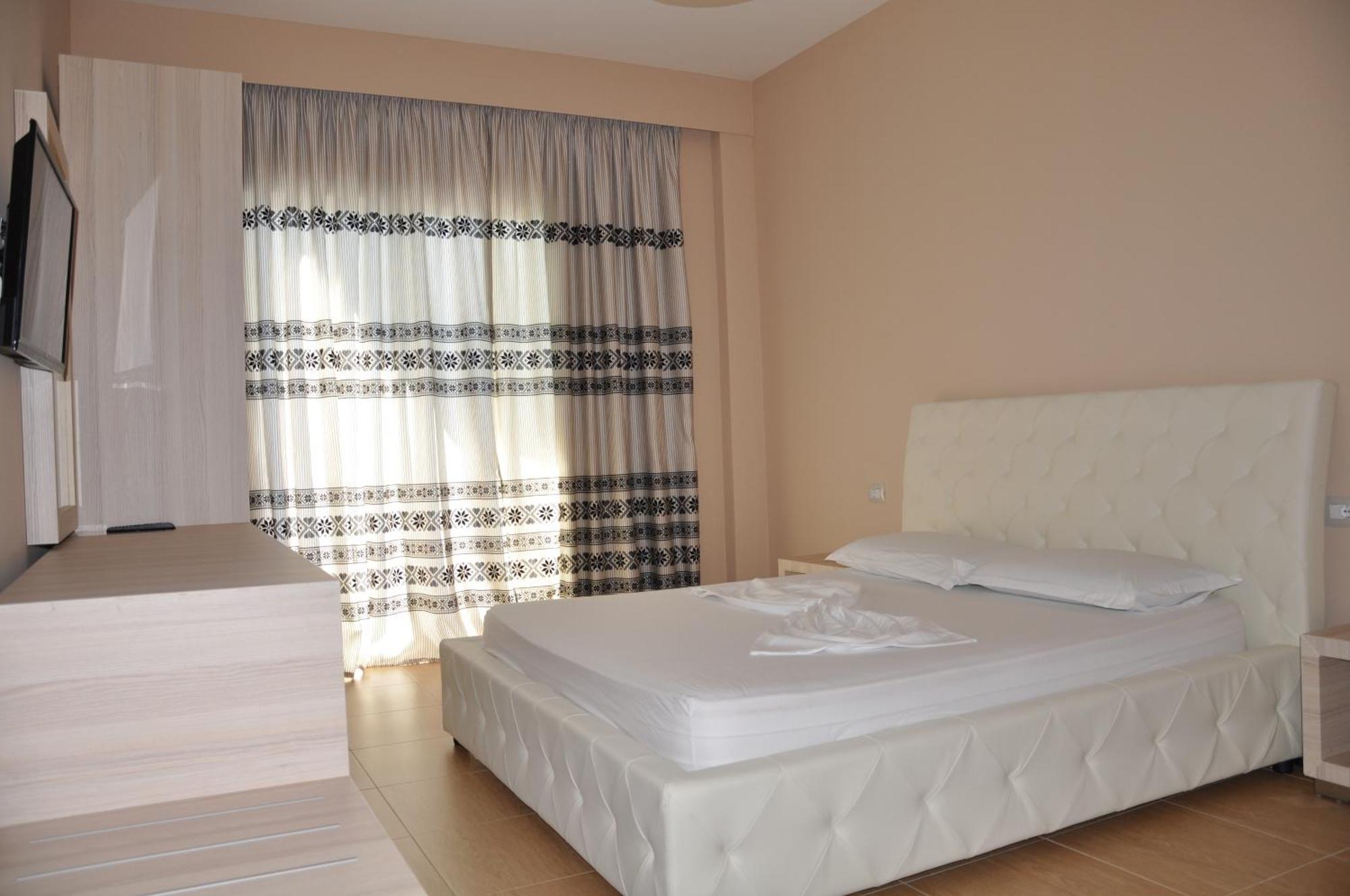 Coral Hotel & Resort Radhimë Exterior foto