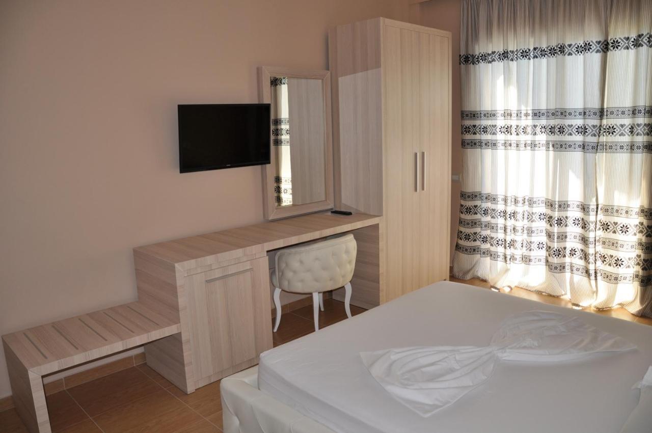 Coral Hotel & Resort Radhimë Quarto foto